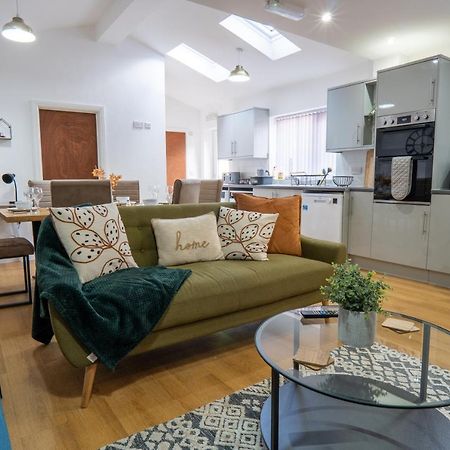 Heartland House, 7 Spacious Bedrooms Sleeps 4 Plus, Near Nec, Jlr,Bhx Birmingham Ngoại thất bức ảnh