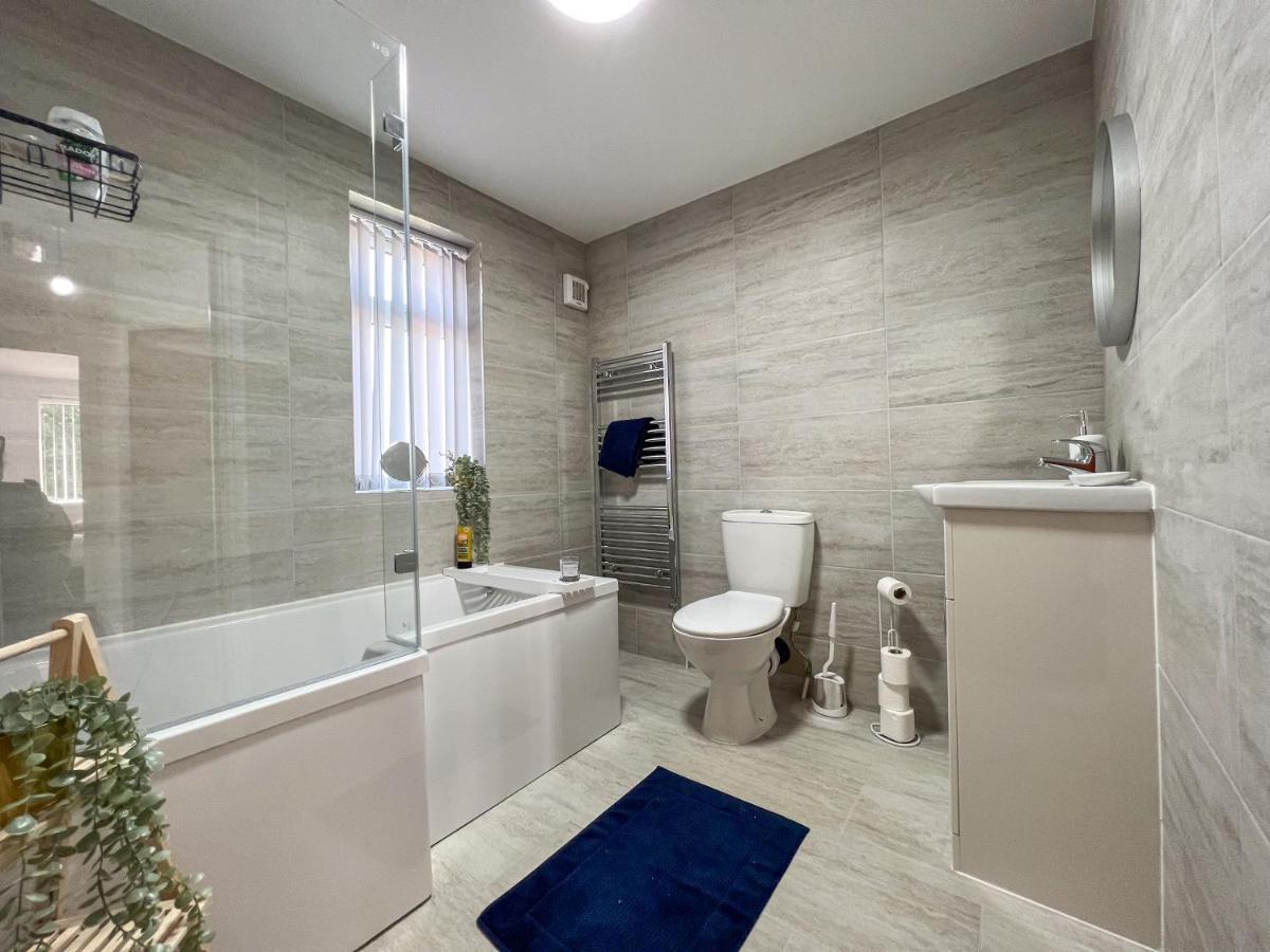Heartland House, 7 Spacious Bedrooms Sleeps 4 Plus, Near Nec, Jlr,Bhx Birmingham Ngoại thất bức ảnh