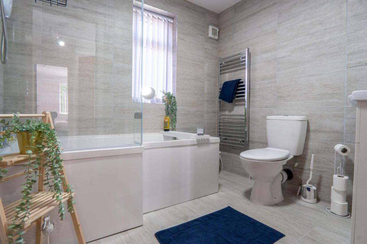 Heartland House, 7 Spacious Bedrooms Sleeps 4 Plus, Near Nec, Jlr,Bhx Birmingham Ngoại thất bức ảnh