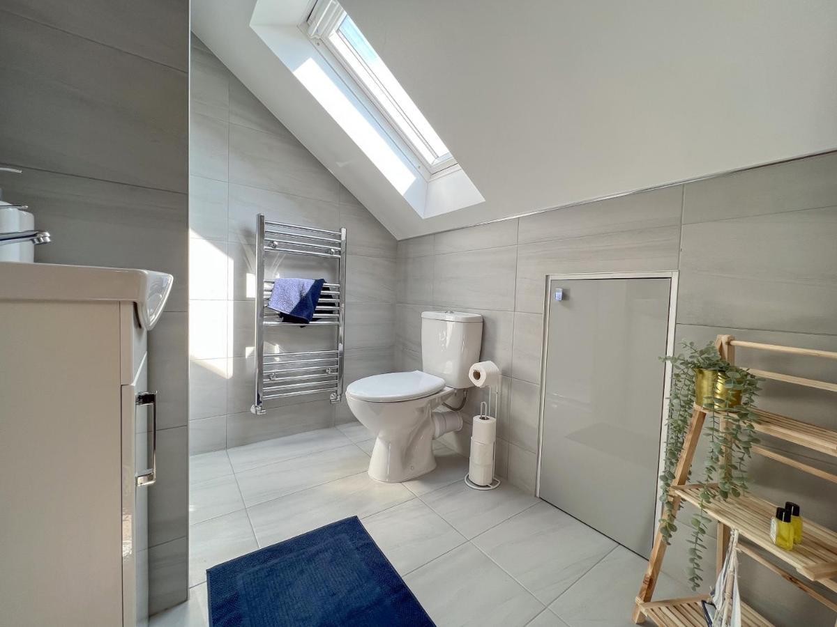 Heartland House, 7 Spacious Bedrooms Sleeps 4 Plus, Near Nec, Jlr,Bhx Birmingham Ngoại thất bức ảnh